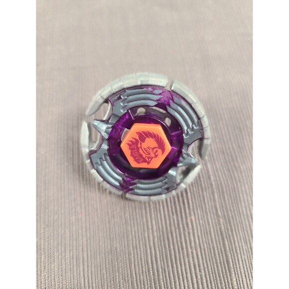Beyblade Earth Eagle and Gravity Destroyer with 1 Launcher - Picture 2 of 5